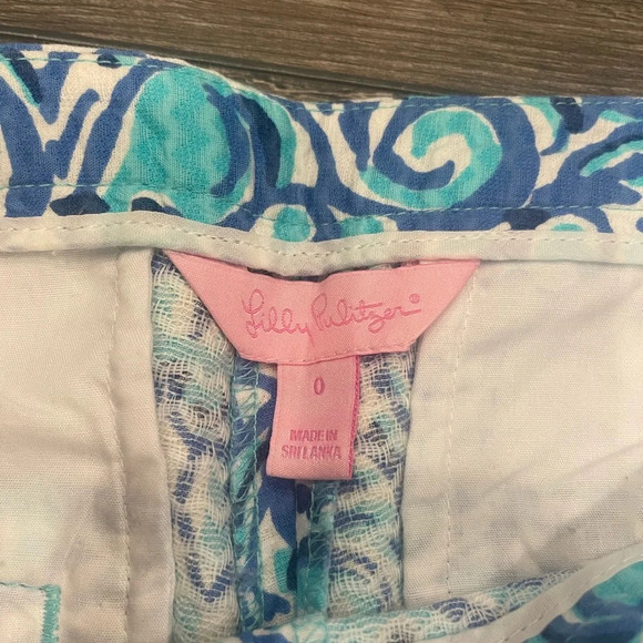 LILLY PULITZER Shorts Size 0 Adie Chasing Tail Blue Fish Side Zip w/ Pockets - Picture 3 of 6
